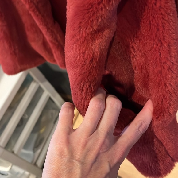 1XL Time & tru RED PLUSH FAUX FUR jacket magnetic snap closure big fluffy collar - Picture 9 of 16